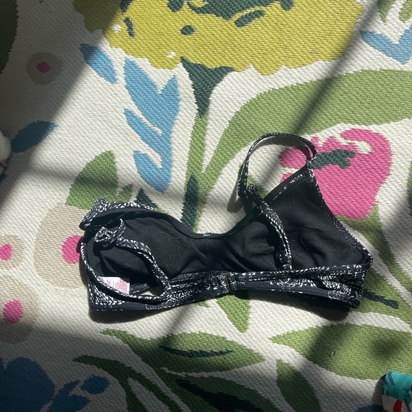 Xhilaration Swim Top - Picture 2 of 3